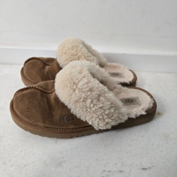 UGG Girls Size 4 Cozy II Scuff Slipper Suede Sheepskin Slippers Chestnut - Picture 1 of 10
